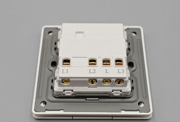 İşıq açarı (üç düyməli) Modi PK01-10A-3K-B60, Wh