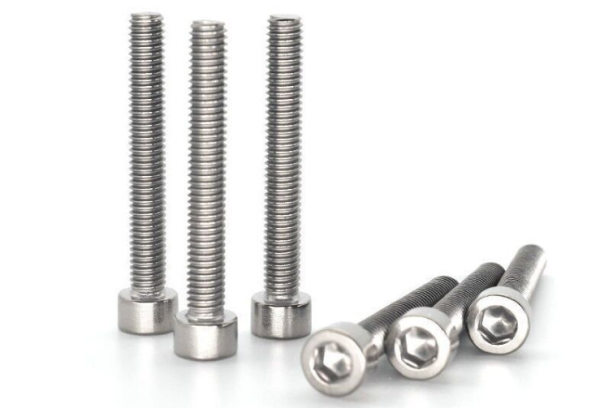 Bolt iç altıbucaqlı başlı 8.8 М16 × 20-200mm DIN 912